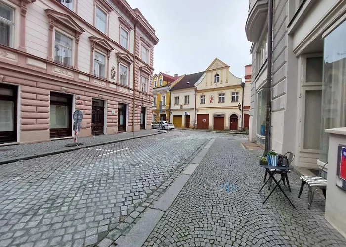 Exkluzivni Apartman V Prizemi V Hradci Kralove