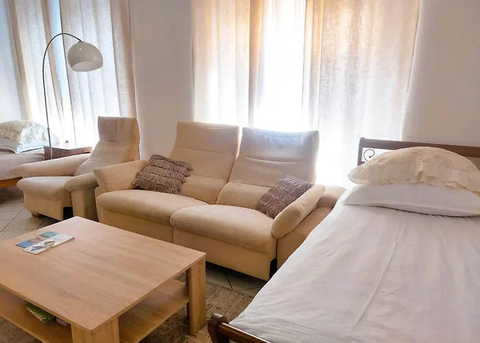 Exkluzivni Apartman V Prizemi V Hradci Kralove