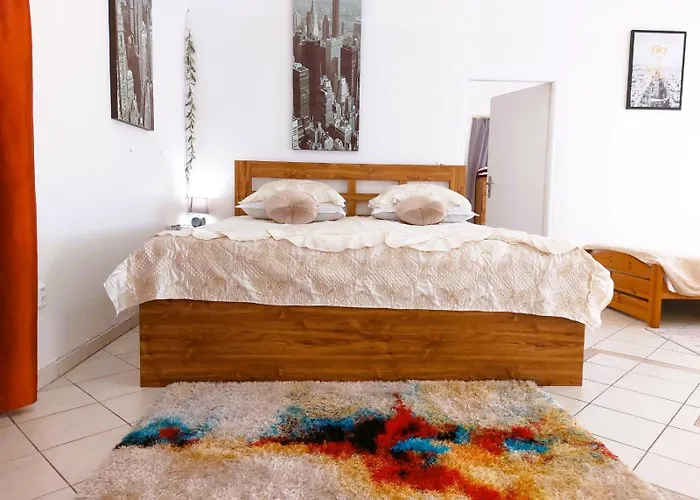 Exkluzivni Apartman V Prizemi V Hradci Kralove