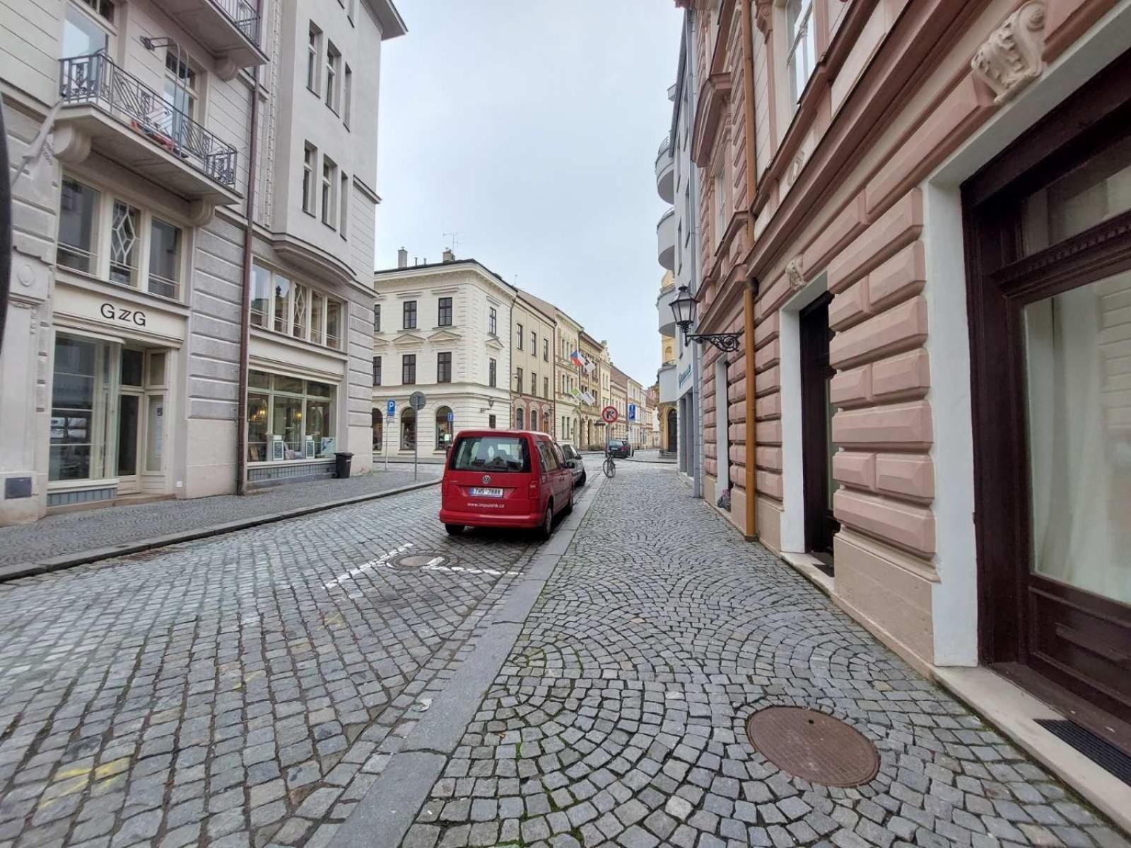 Apartment Exkluzivni V Prizemi V Hradci Kralove *
