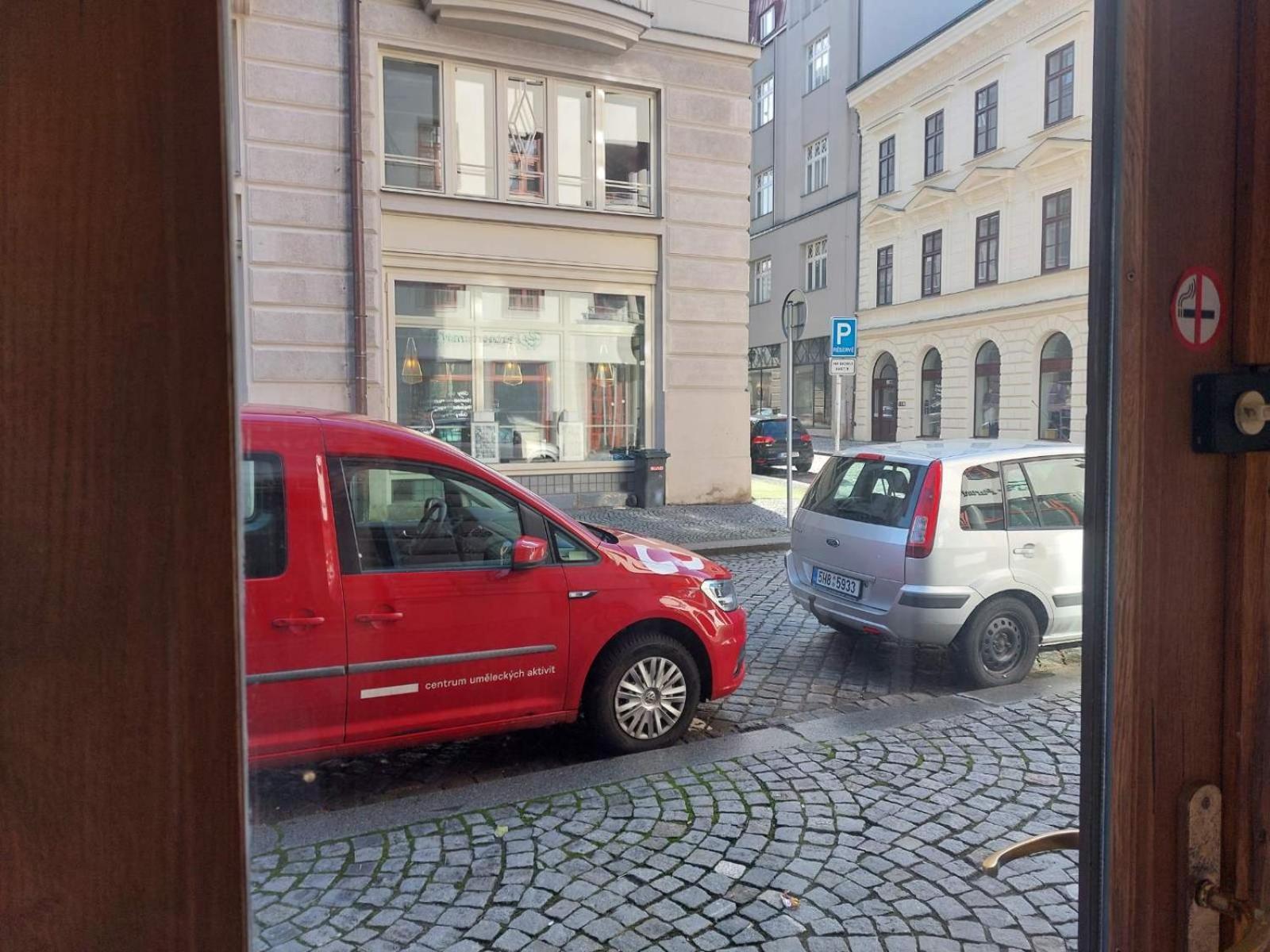 Apartment Exkluzivni V Prizemi V Hradci Kralove